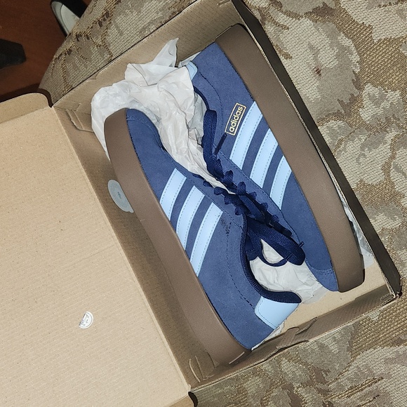 Adidas Dark Blue Sneakers with Light Blue Stripes - Picture 7 of 13